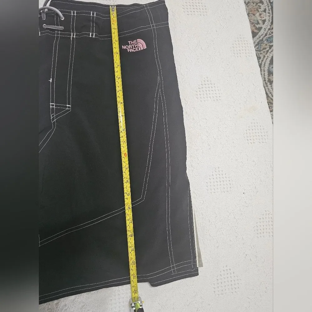 The North Face Men's Black Swim Shorts Large 22